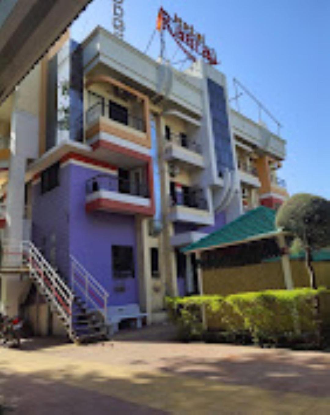 Hotel Rasraj , Dhule Esterno foto
